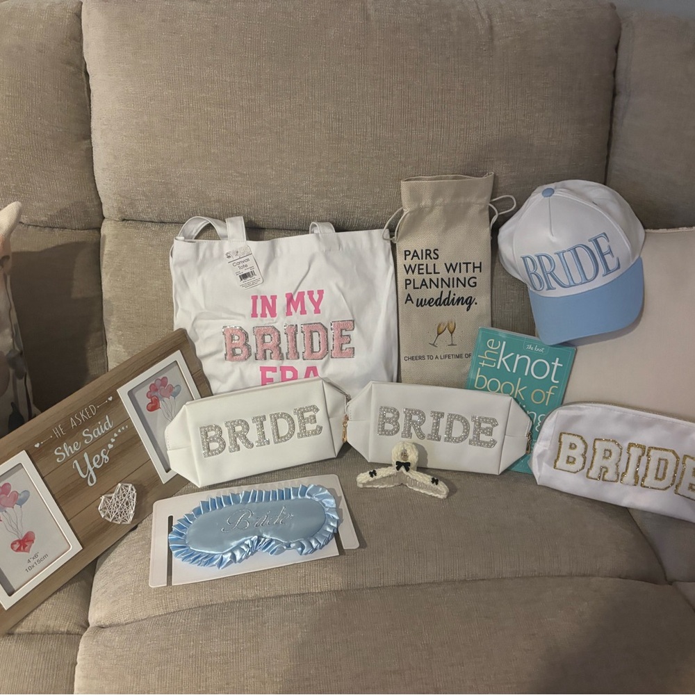 Bride Themed Accessories Set